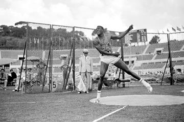 Rafer Johnson in action at the 1960 Olympic Games (Getty / Hulton)